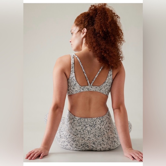 LP Set Athleta Salutation Stash Textured Tight and Exhale Bra L - Picture 3 of 9